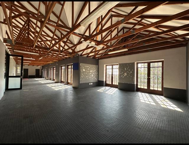 186M² OFFICE TO LET IN PARKMORE